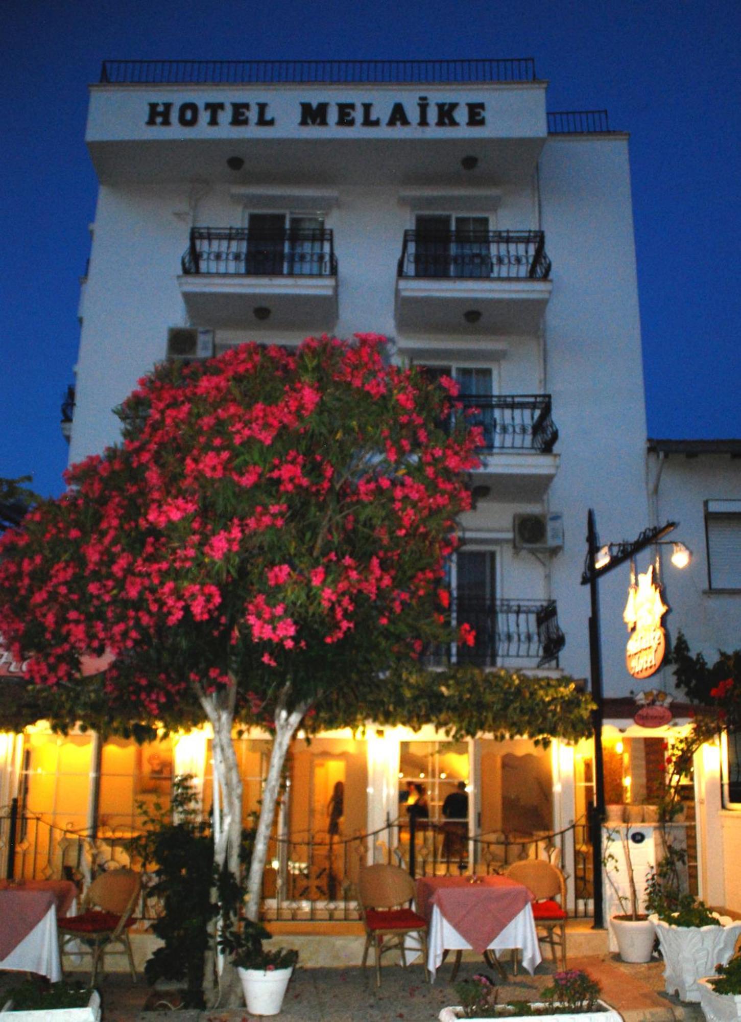 Melaike Hotel Foça Extérieur photo
