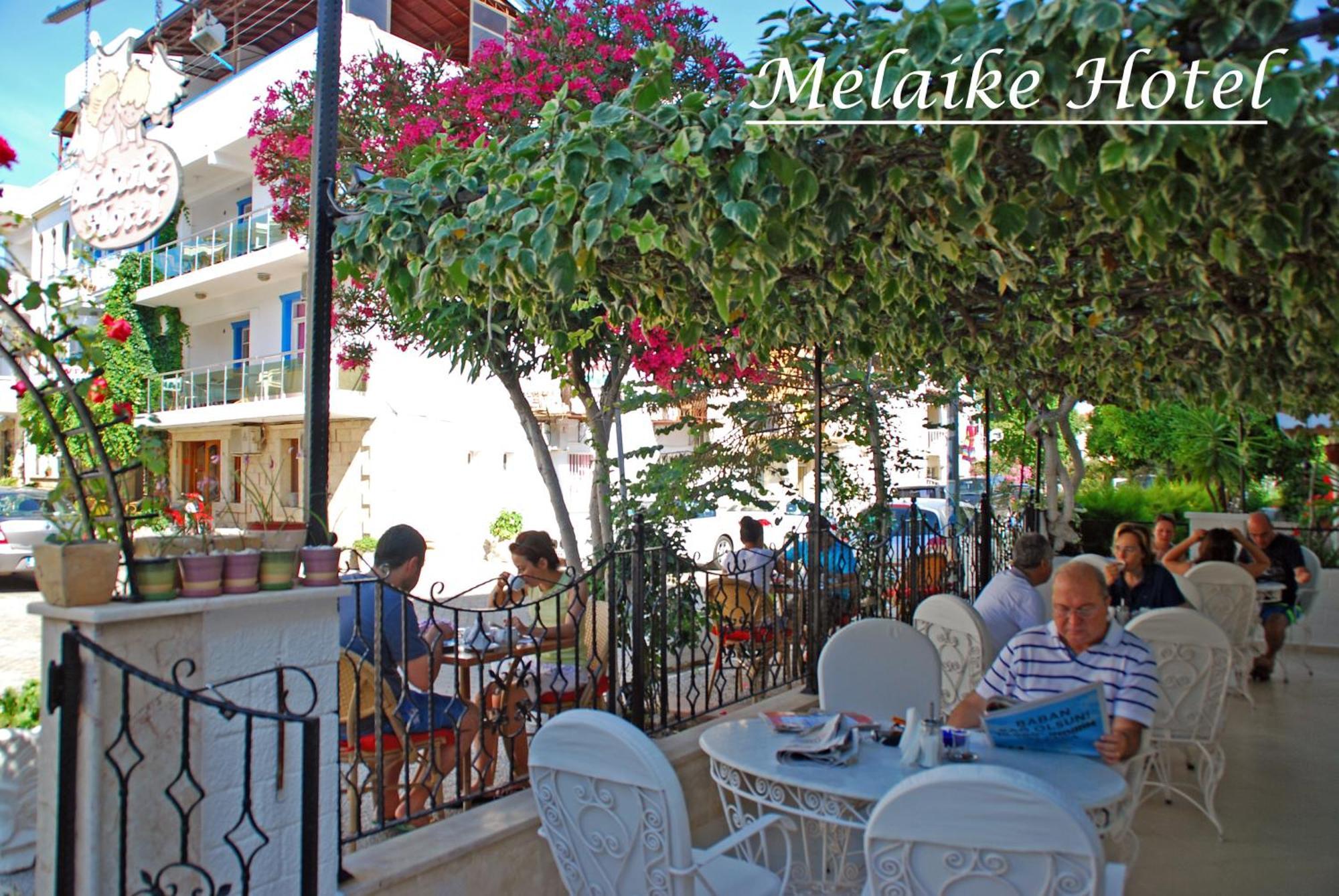 Melaike Hotel Foça Extérieur photo