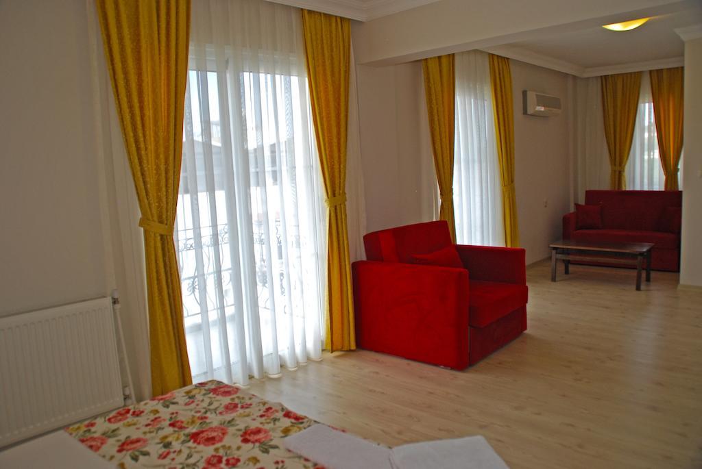 Melaike Hotel Foça Extérieur photo