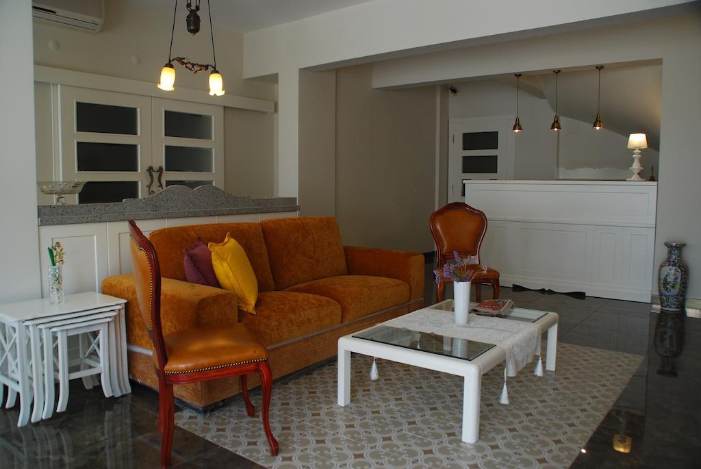 Melaike Hotel Foça Extérieur photo