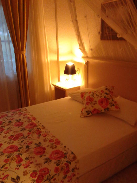 Melaike Hotel Foça Extérieur photo